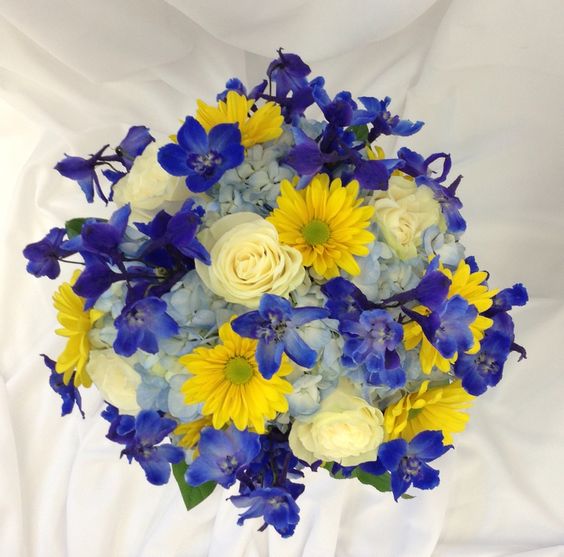 blomster buket blå og gul Tanja.jpg